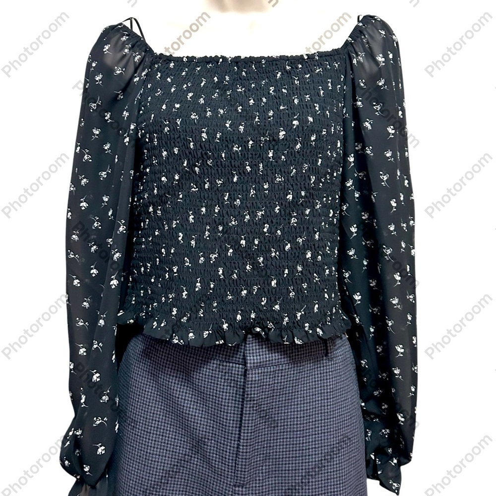 Ladies Lush puffy blouse